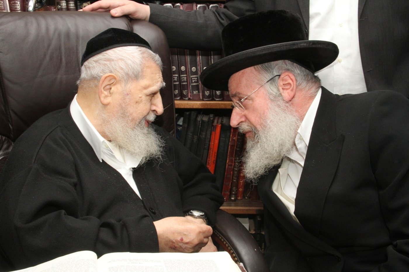 יום של ניחומים בבית הרב יעקב יוסף ע"ה