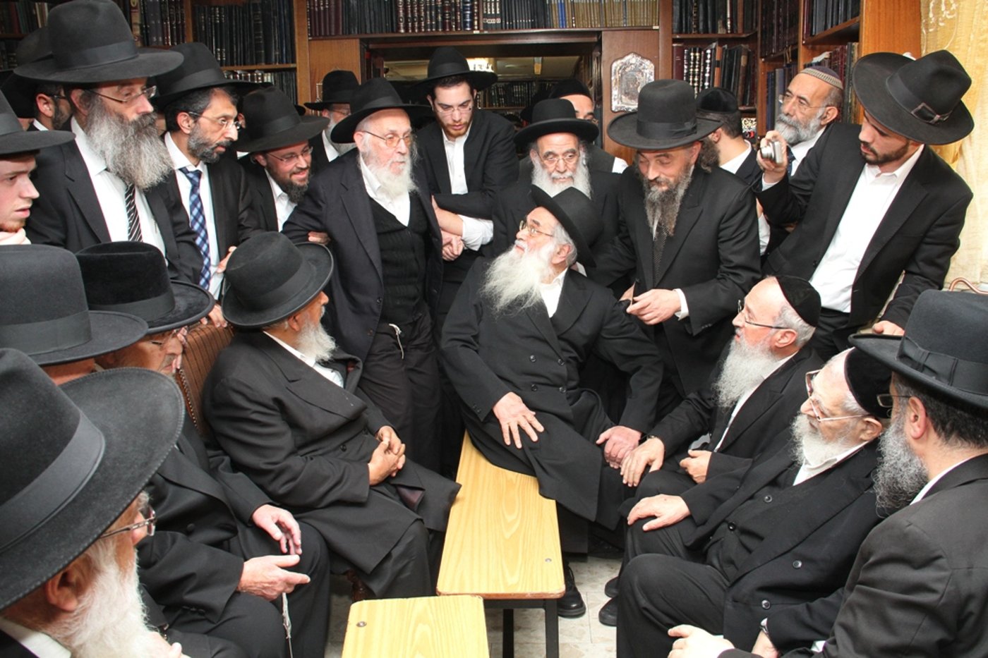 יום של ניחומים בבית הרב יעקב יוסף ע"ה