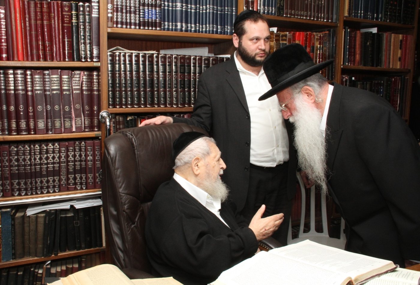 יום של ניחומים בבית הרב יעקב יוסף ע"ה