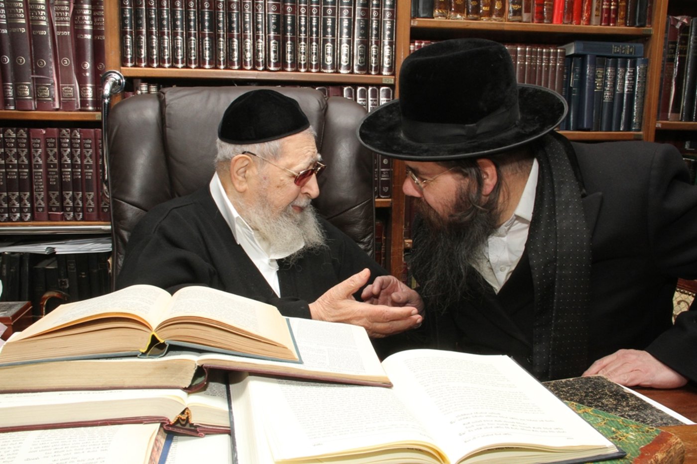 יום של ניחומים בבית הרב יעקב יוסף ע"ה