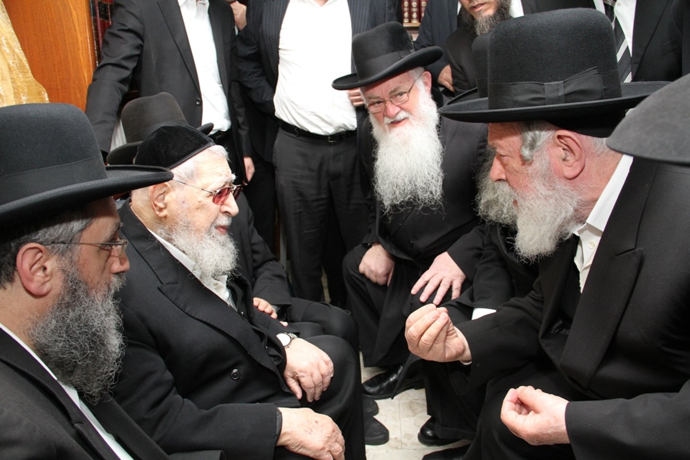 יום של ניחומים בבית הרב יעקב יוסף ע"ה