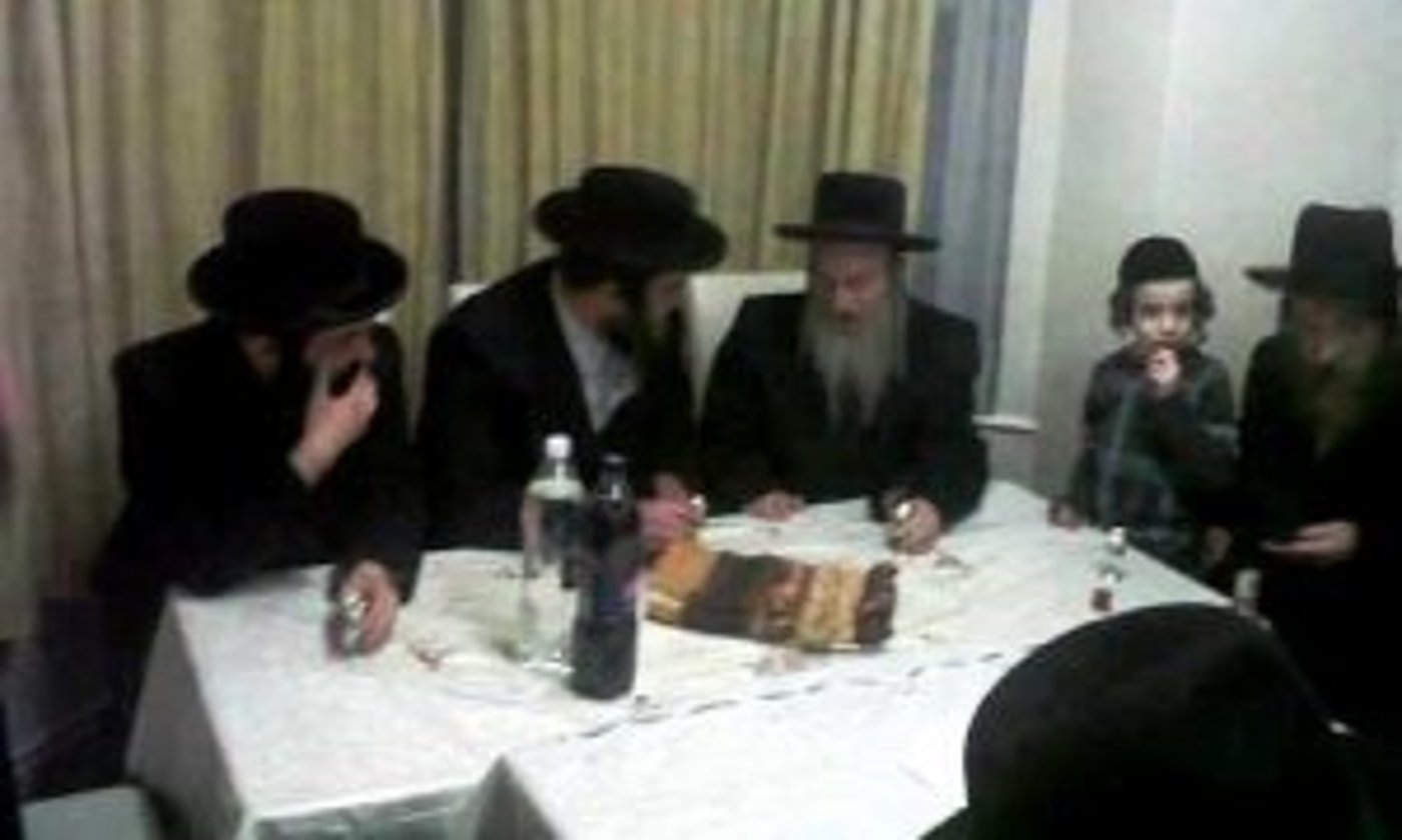 אירוסיו של גולדשטיין, לפני מספר חודשים