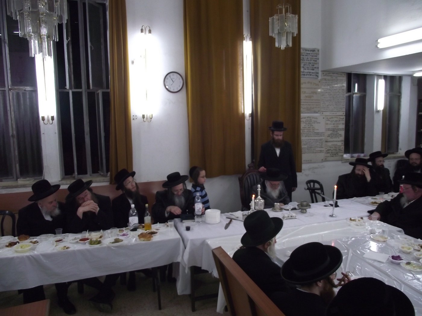 האדמו"ר מספינקא בני ברק בטיש מיוחד לציון היארצייט