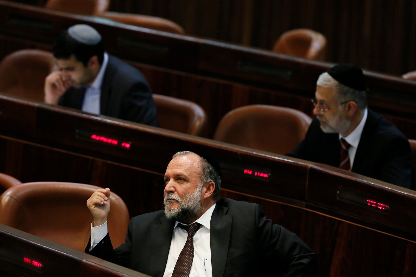גלריה: מליאת הכנסת בעת השתלחות לפיד בחרדים