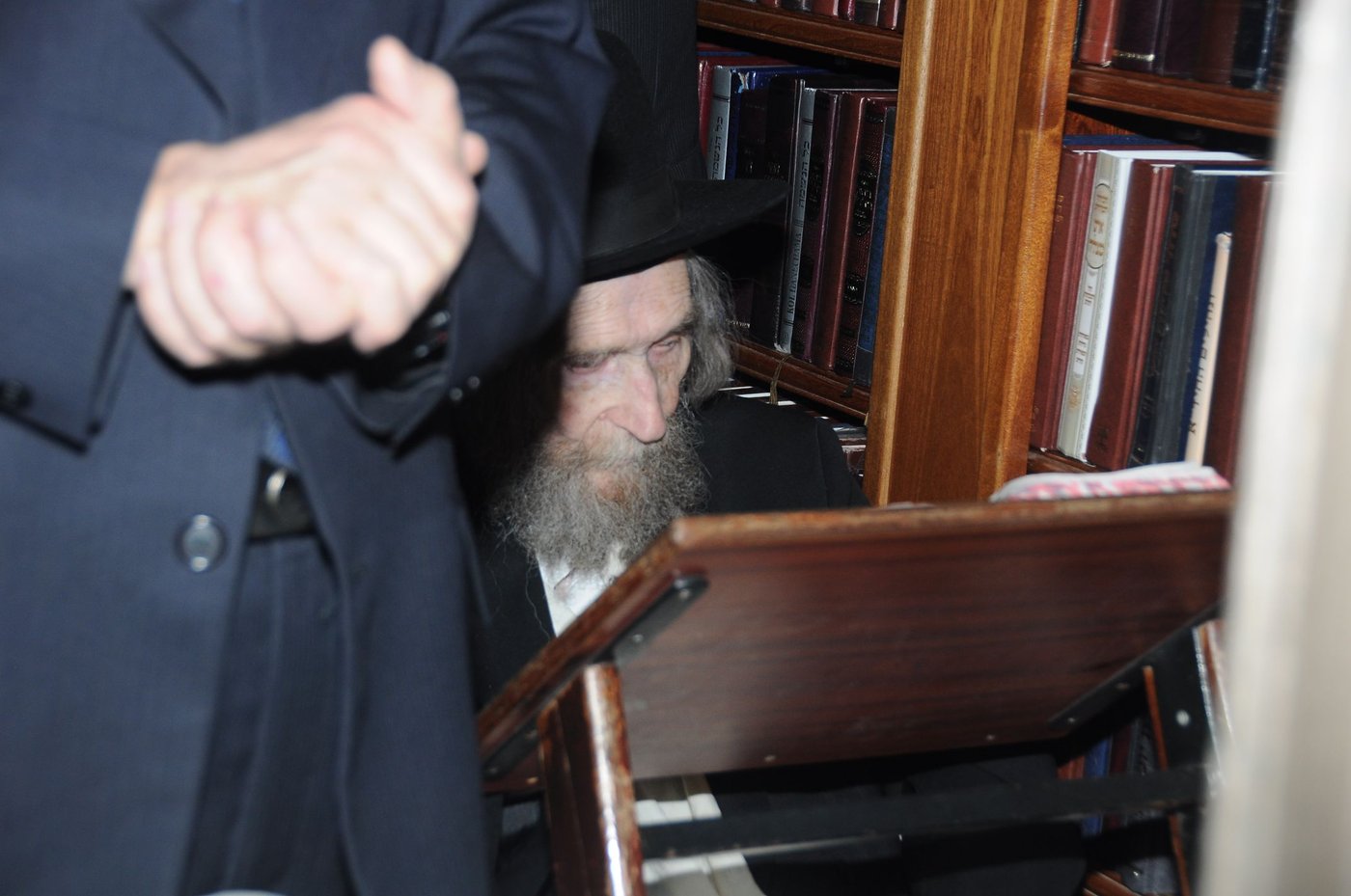 הגראי"ל ביקר בכותל המערבי והתייחס לסוגיית נשות הכותל: "צריך רחמי שמיים"