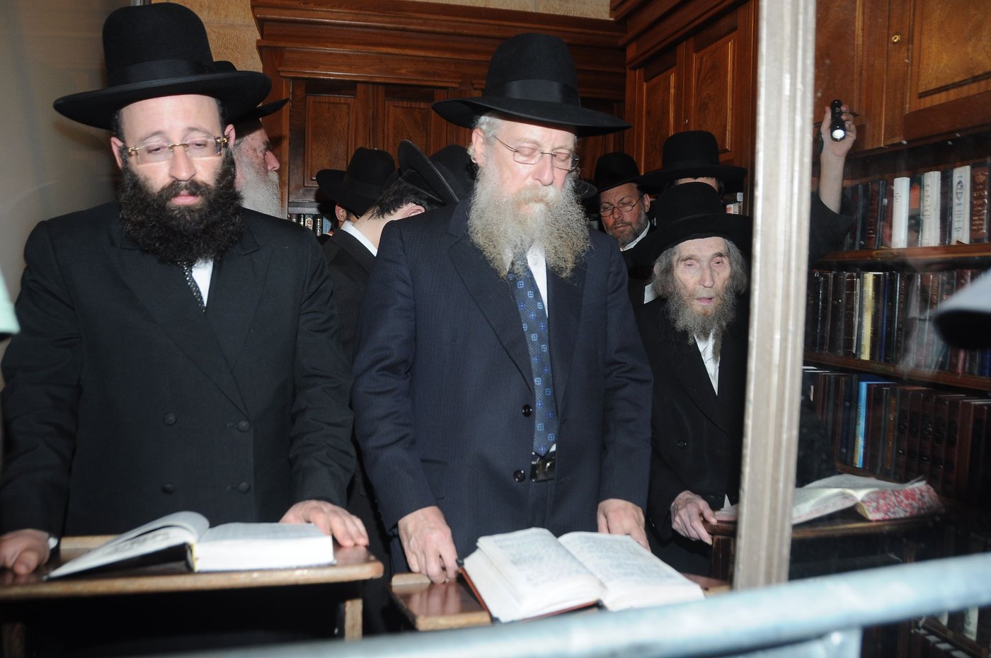 הגראי"ל ביקר בכותל המערבי והתייחס לסוגיית נשות הכותל: "צריך רחמי שמיים"
