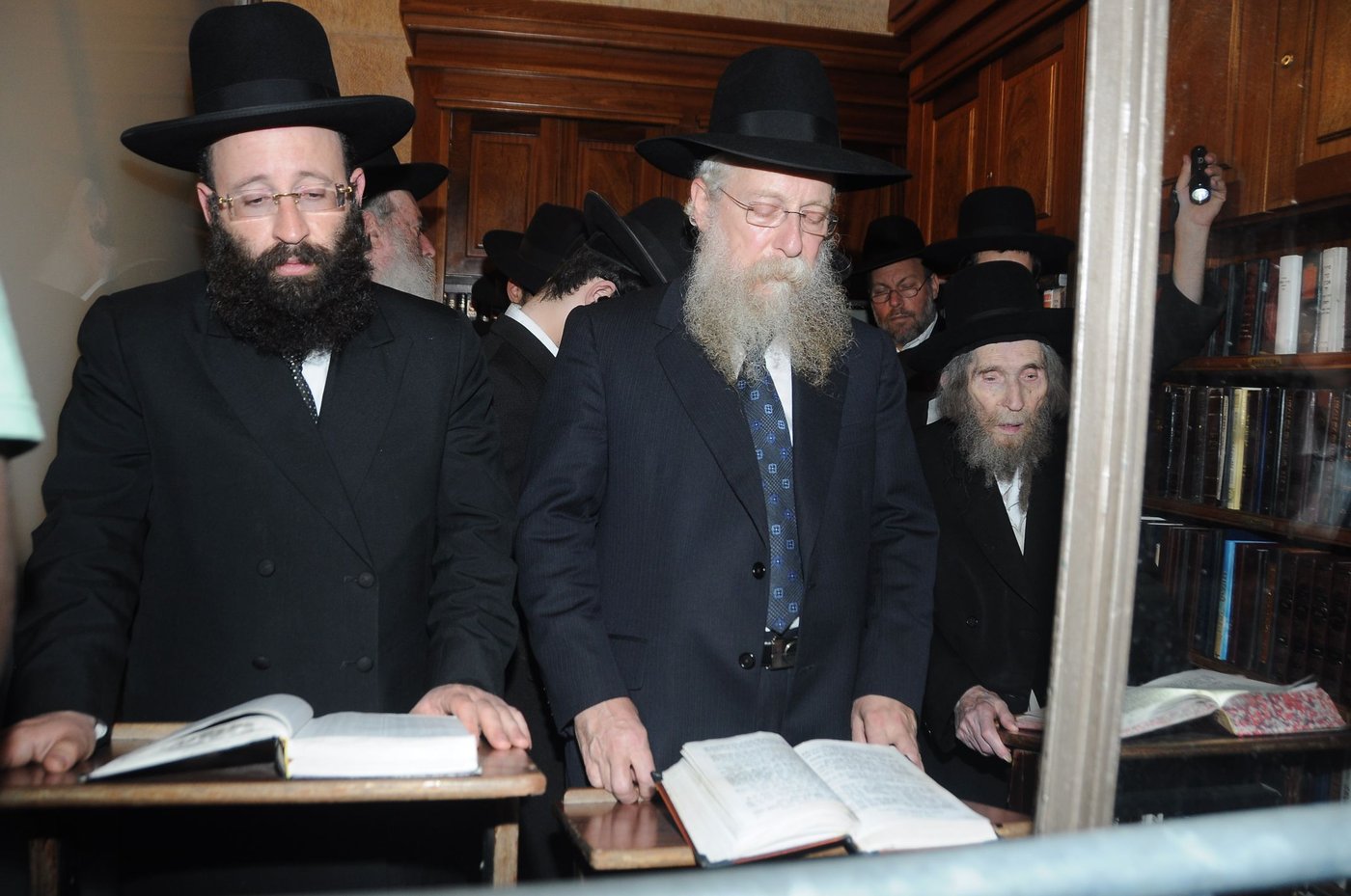 הגראי"ל ביקר בכותל המערבי והתייחס לסוגיית נשות הכותל: "צריך רחמי שמיים"