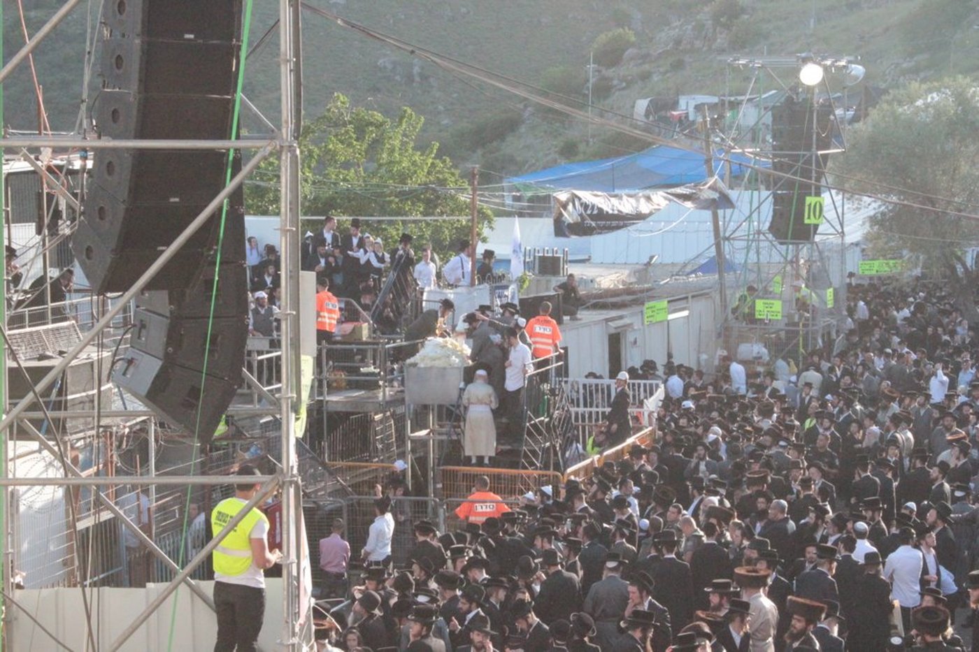 האדמו"ר מ'תולדות אהרון' נעל את אירועי ל"ג בעומר