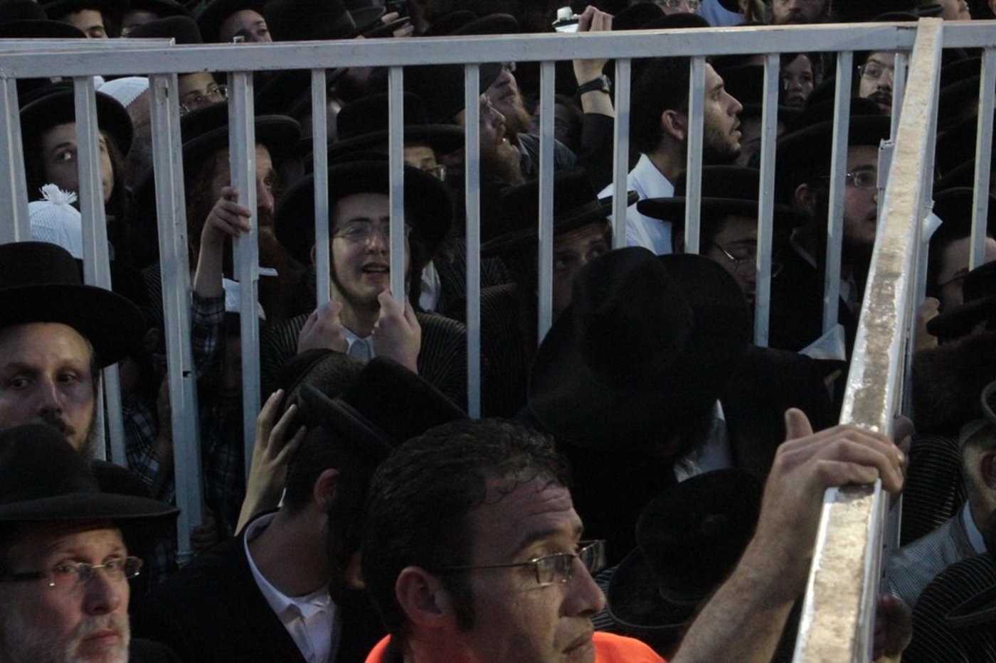 האדמו"ר מ'תולדות אהרון' נעל את אירועי ל"ג בעומר