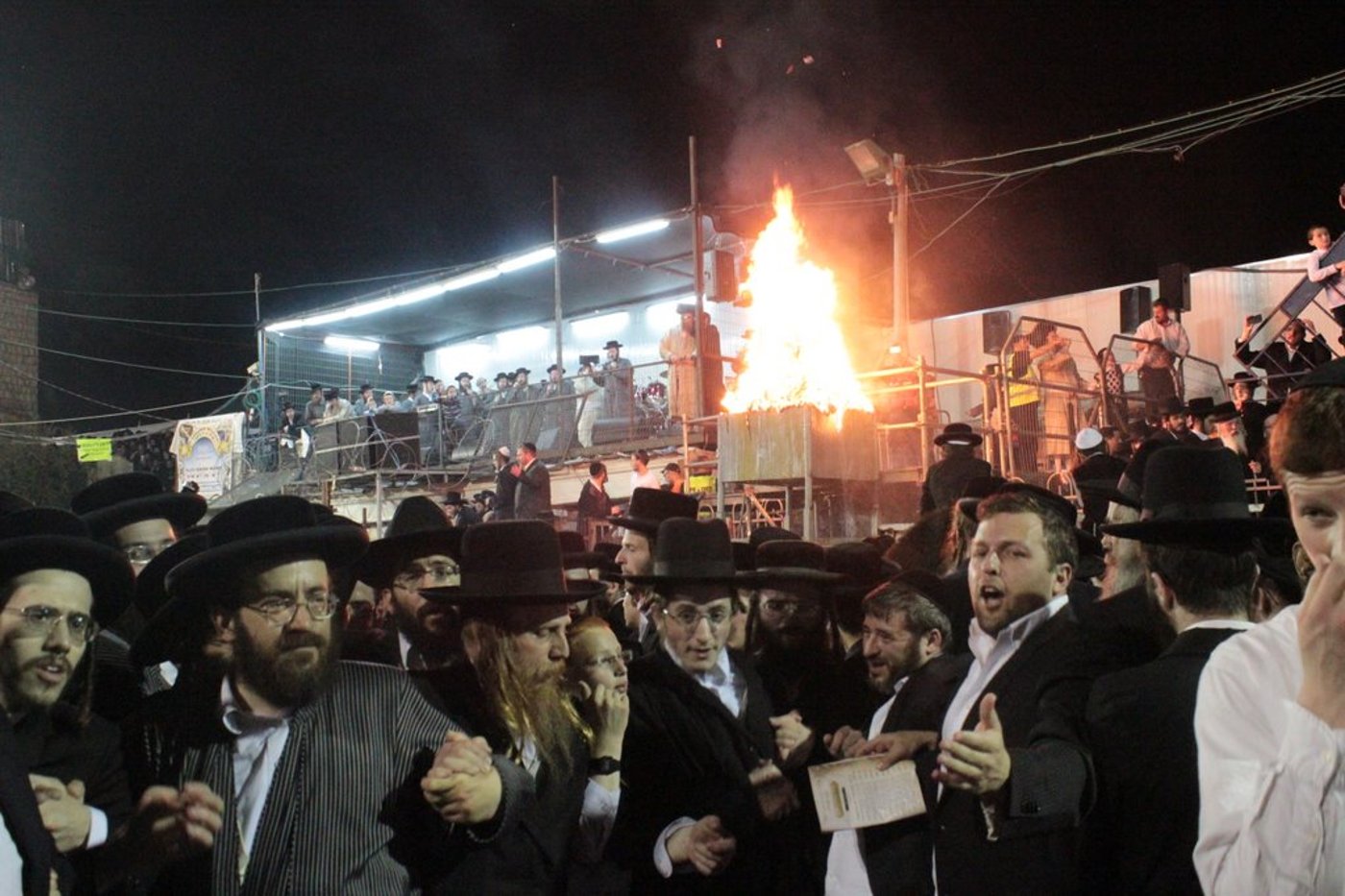 האדמו"ר מ'תולדות אהרון' נעל את אירועי ל"ג בעומר