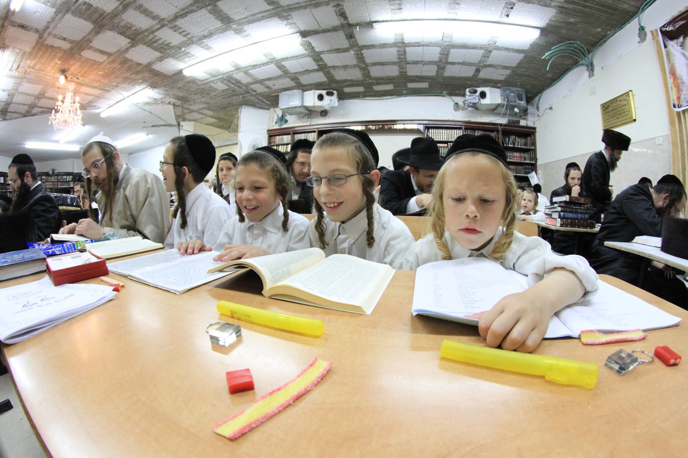 ל"ג בעומר בשכונת ריב"ל בבית שמש • תיעוד