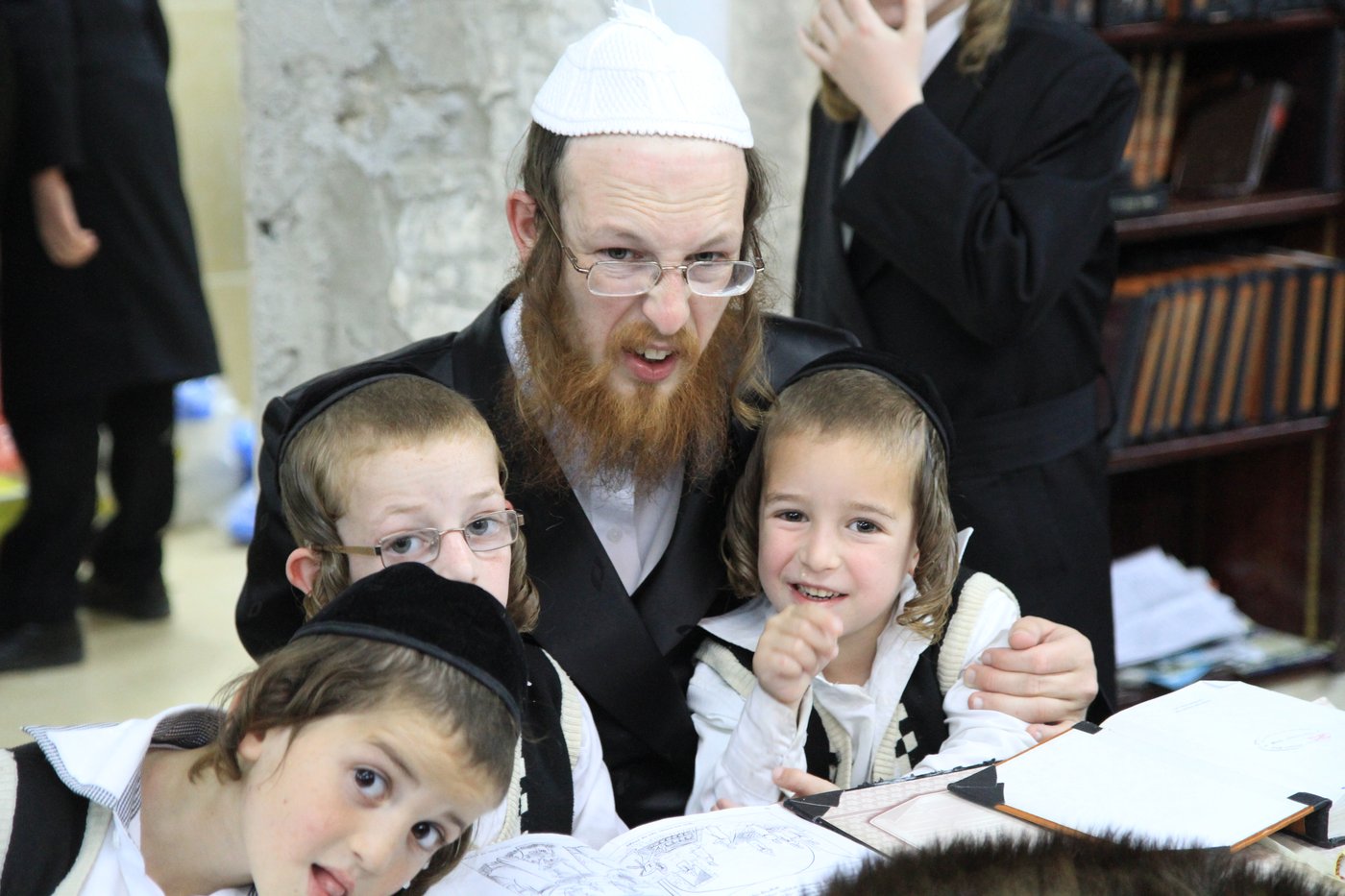 ל"ג בעומר בשכונת ריב"ל בבית שמש • תיעוד