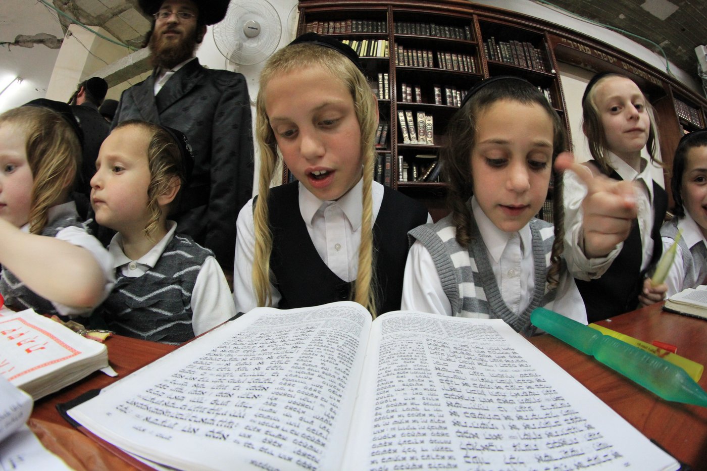 ל"ג בעומר בשכונת ריב"ל בבית שמש • תיעוד