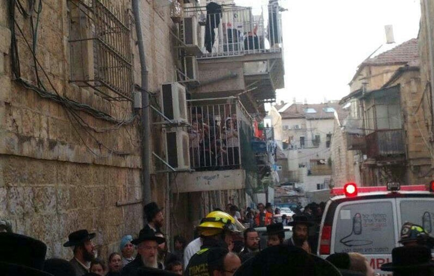 שריפה במאה שערים: פצוע קל כתוצאה משאיפת עשן