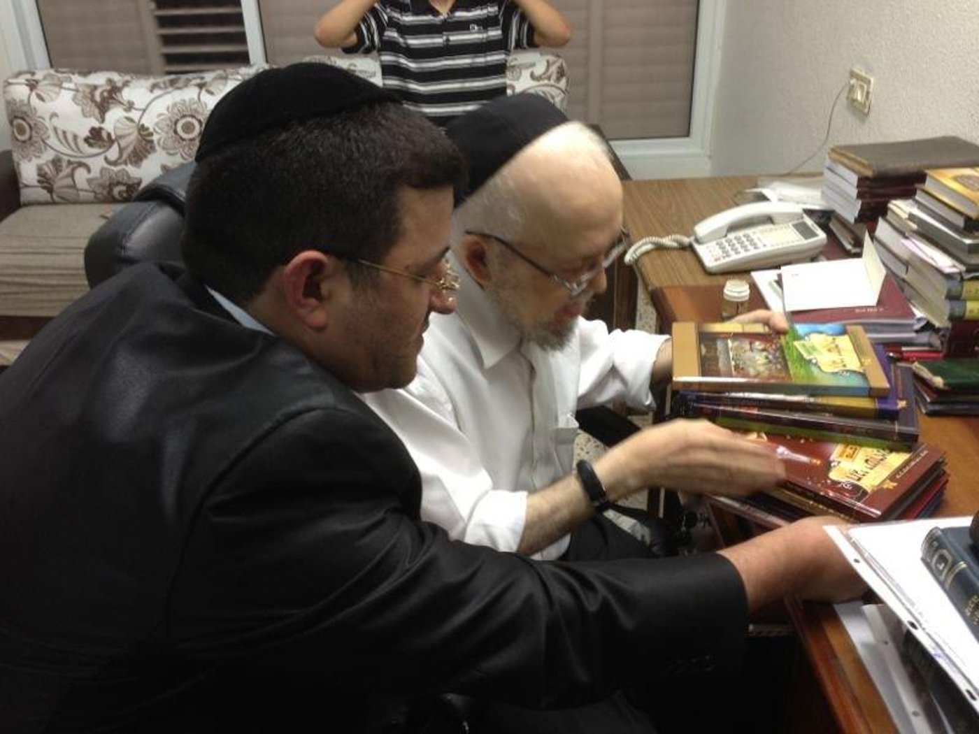השקעה בחינוך: סדרת "חגי ישראל" עם אבי בן ישראל