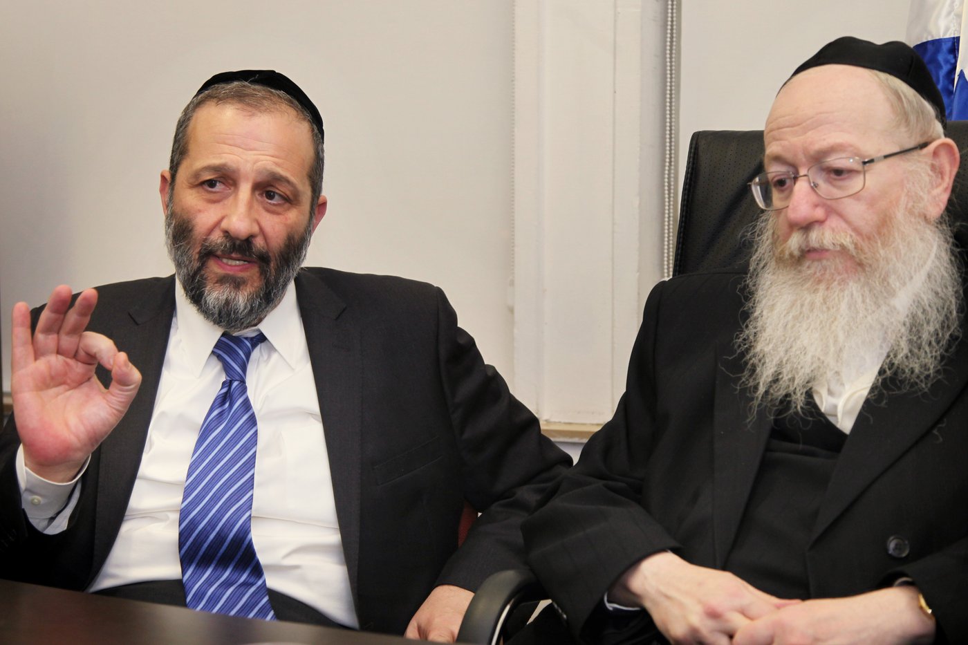 "שכרנו משרד עורכי דין גדול בארץ", דרעי וליצמן