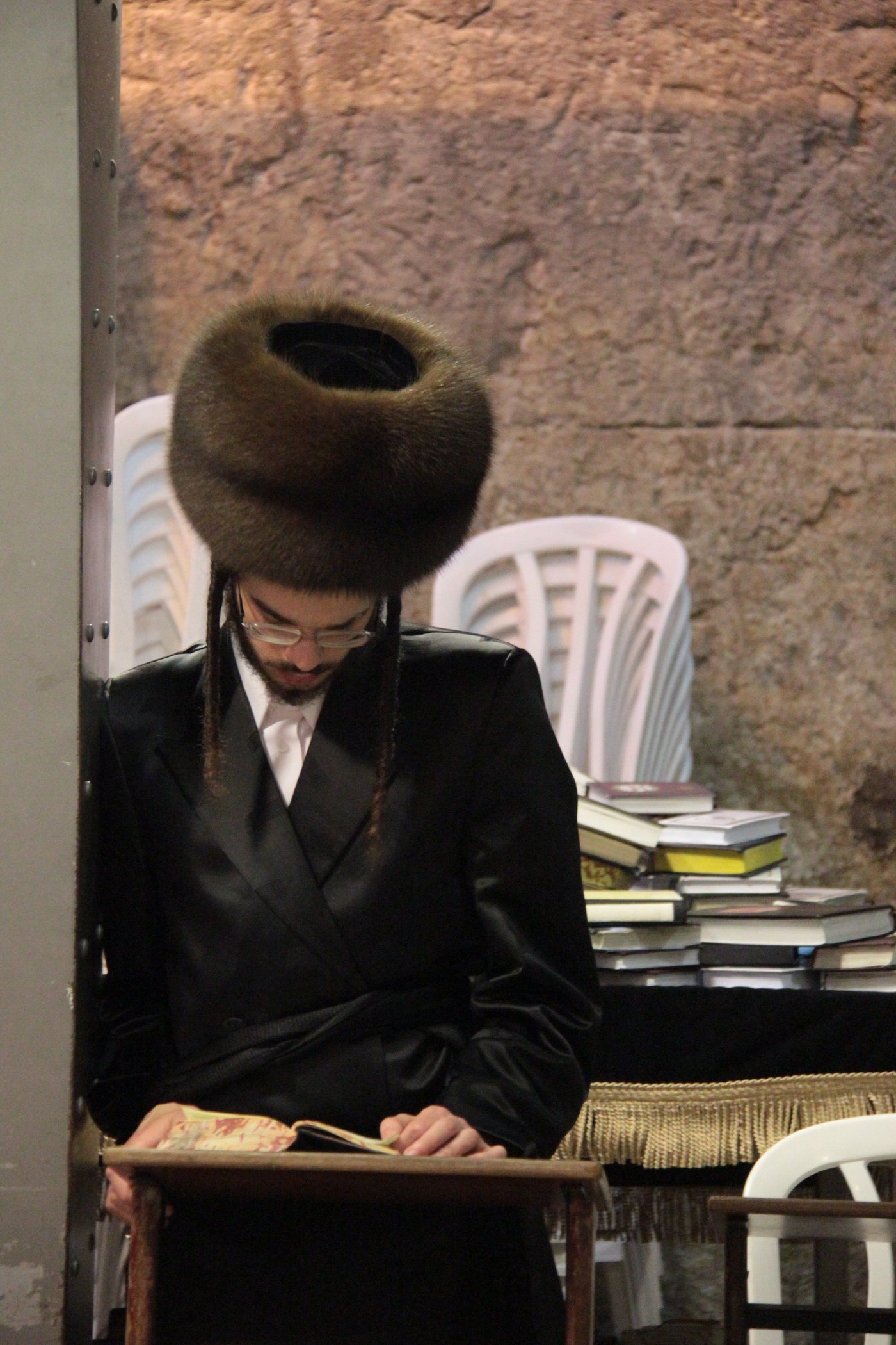 צפו: הנסיך של בעלזא מתפלל בכותל