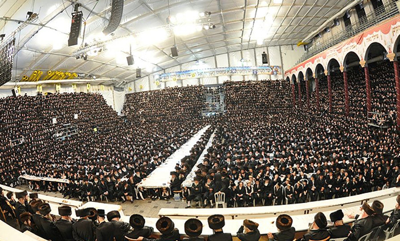 ההתרגשות בשיאה: הנסיך מבעלזא נכנס תחת החופה
