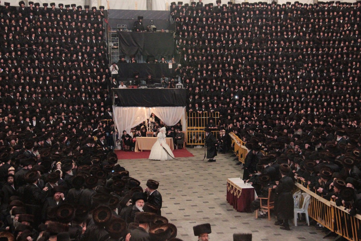 ריקוד ה"מצווה טאנץ" בחתונת 'הנסיך' • וידאו