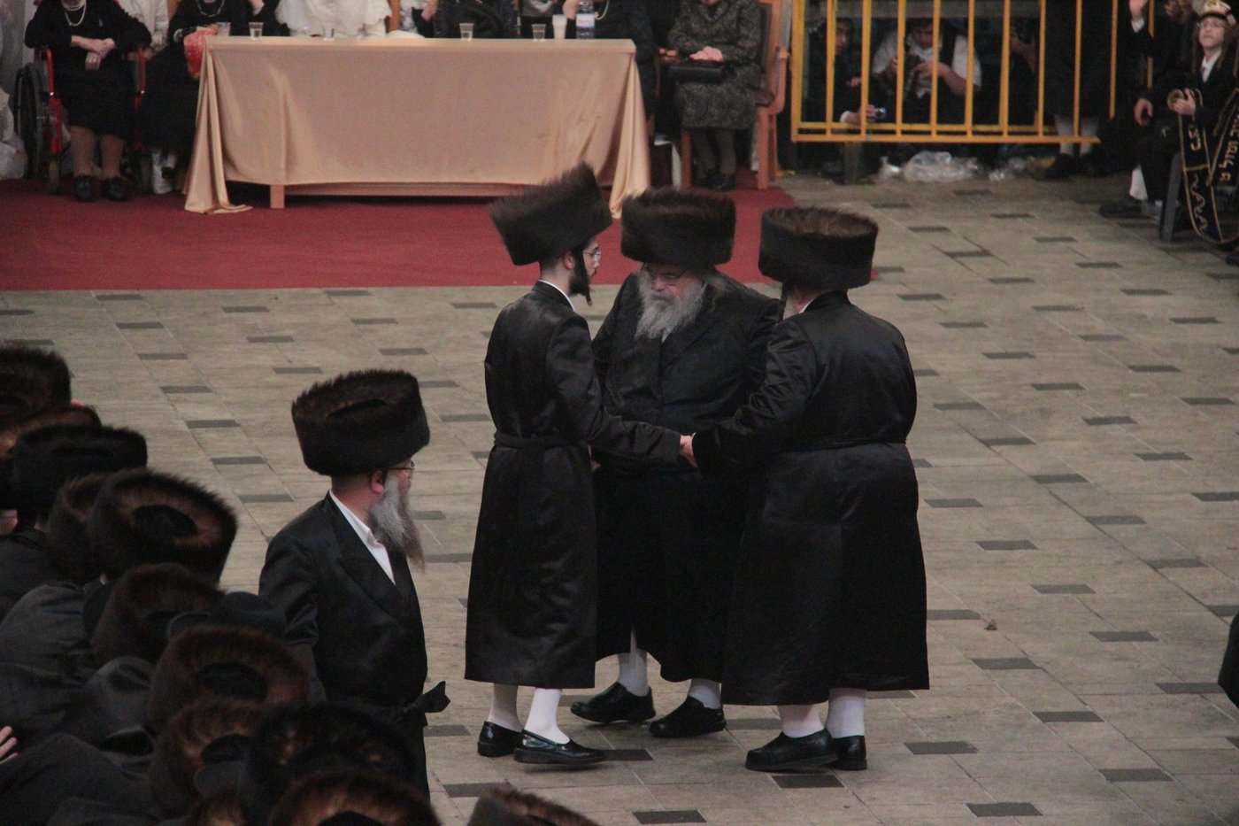 ריקוד ה"מצווה טאנץ" בחתונת 'הנסיך' • וידאו