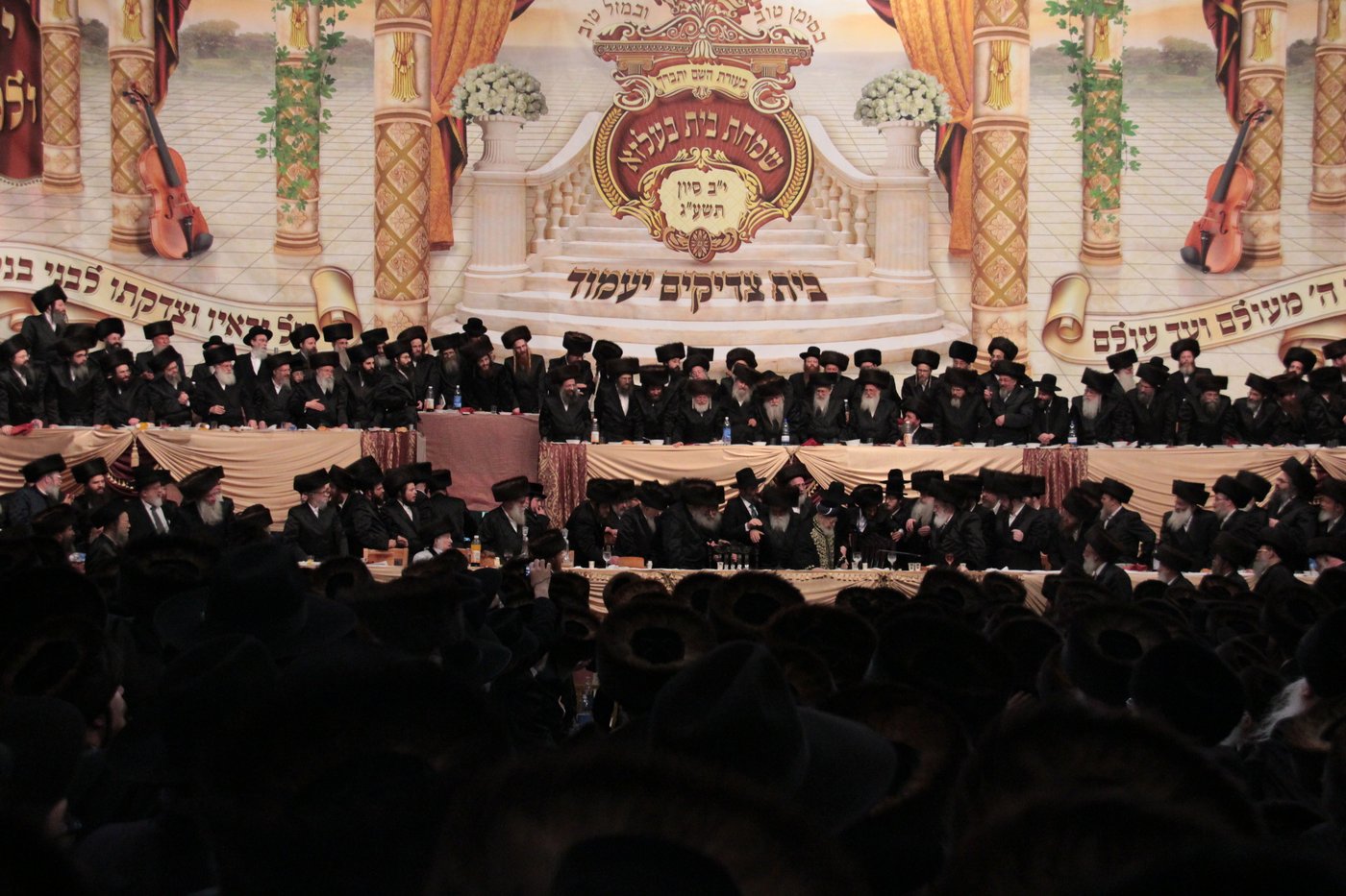 לצד גדולי ישראל: רבבות חגגו עם הנסיך מבעלזא