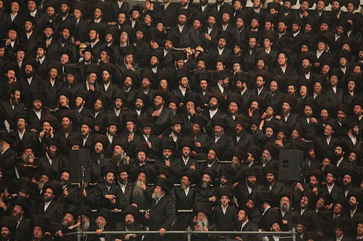 רגע השיא: כ"ק האדמו"ר בריקוד עם הכלה • תיעוד