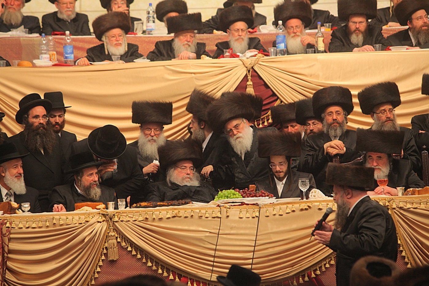 רגע השיא: כ"ק האדמו"ר בריקוד עם הכלה • תיעוד