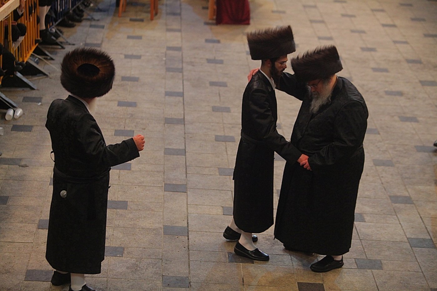 רגע השיא: כ"ק האדמו"ר בריקוד עם הכלה • תיעוד