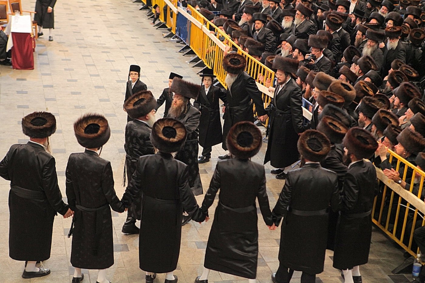 רגע השיא: כ"ק האדמו"ר בריקוד עם הכלה • תיעוד