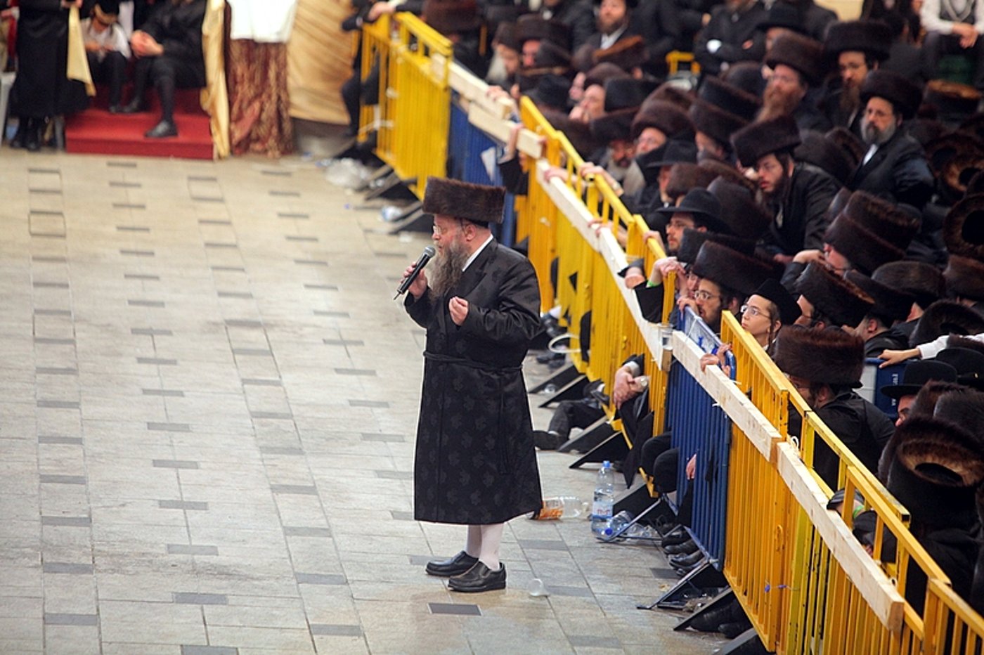 רגע השיא: כ"ק האדמו"ר בריקוד עם הכלה • תיעוד