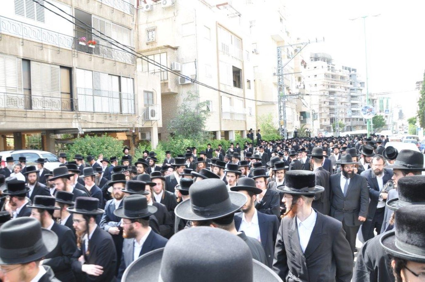 צפו: תלמיד הישיבה משה שרף ז"ל הובא למנוחות