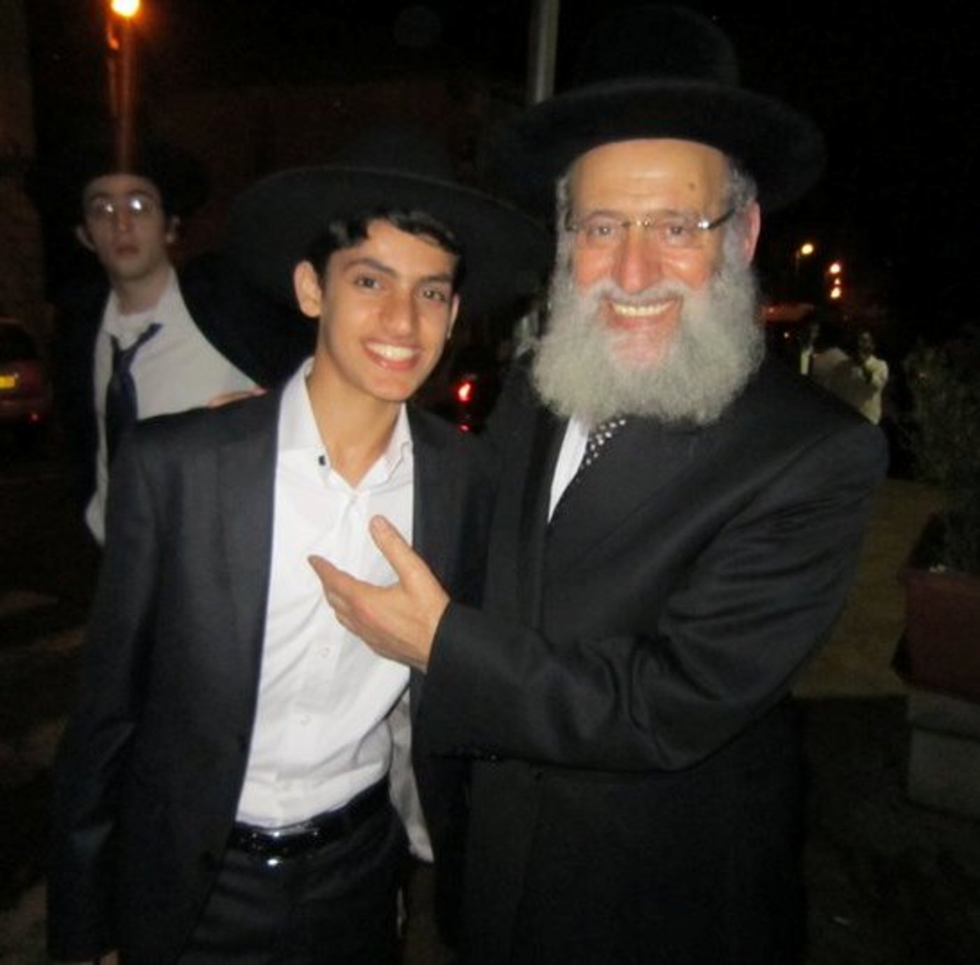 הלחין שיר. מידד טסה והרב אלבז