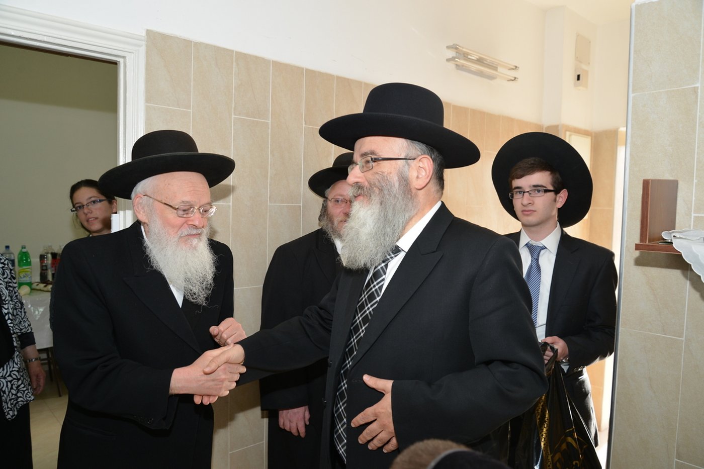 הכנסת ספר תורה לזכר הגרי"ש אלישיב • גלריה