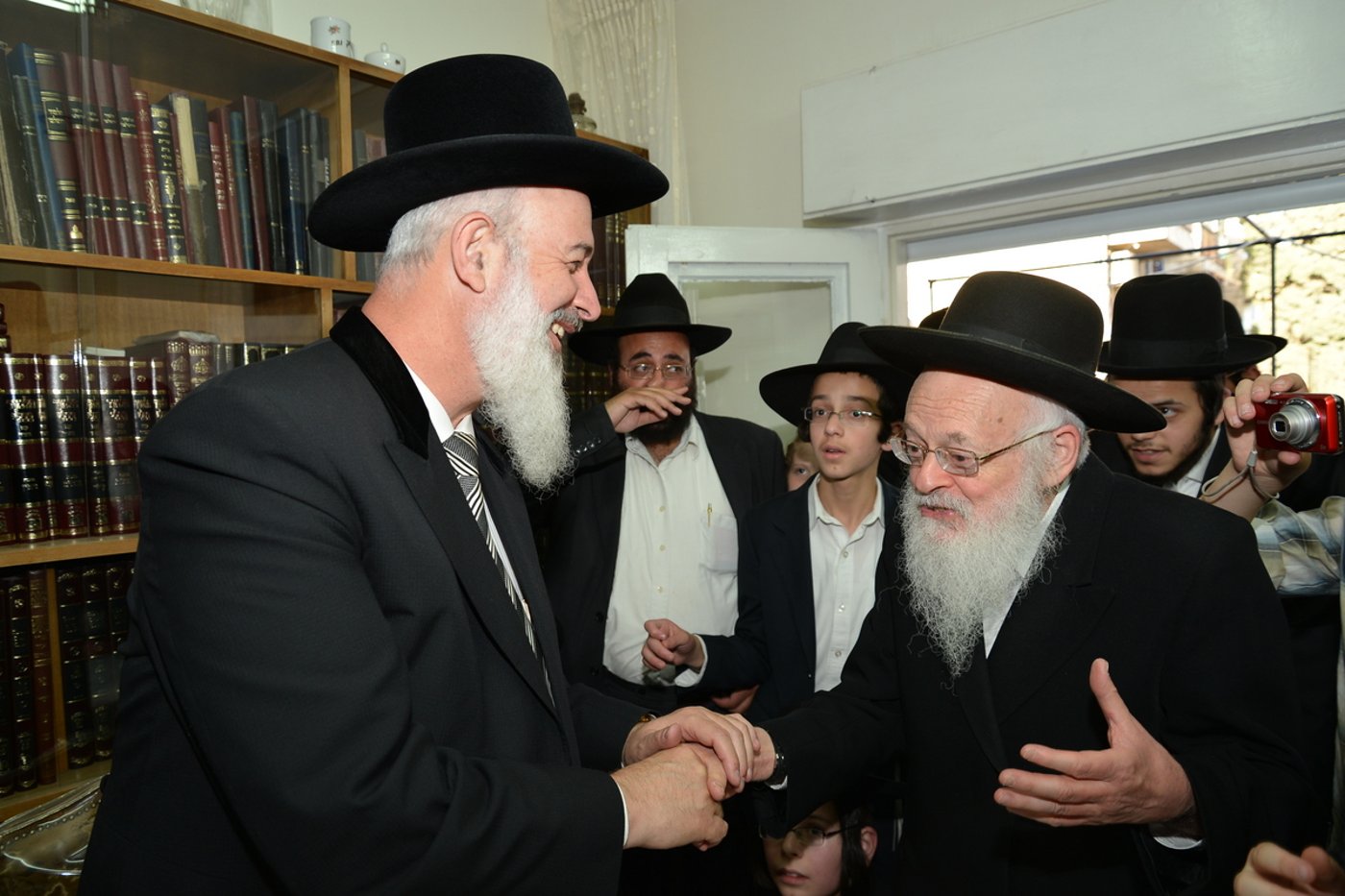 הכנסת ספר תורה לזכר הגרי"ש אלישיב • גלריה