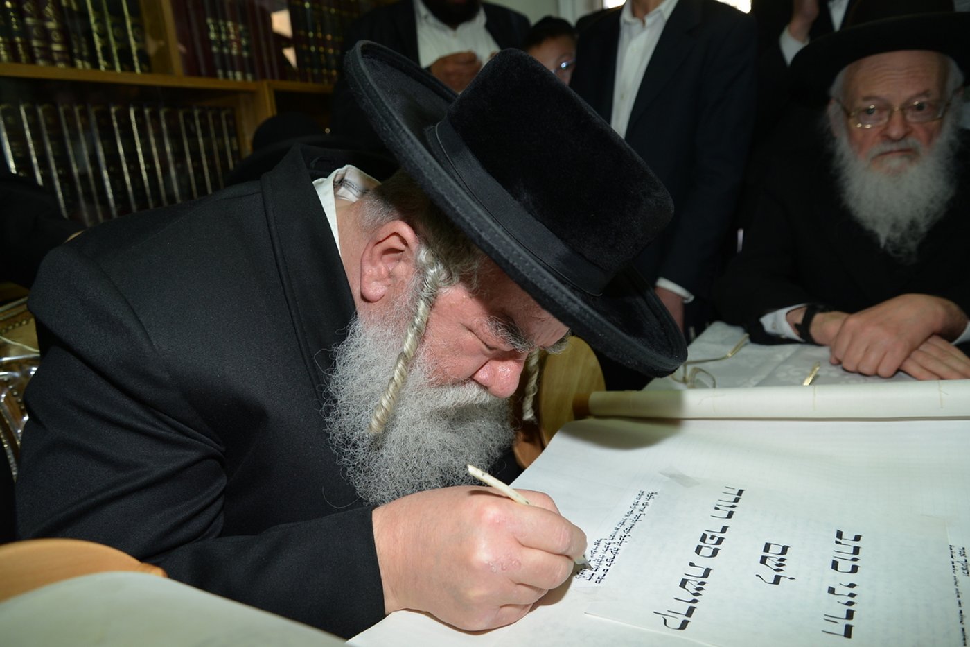 הכנסת ספר תורה לזכר הגרי"ש אלישיב • גלריה