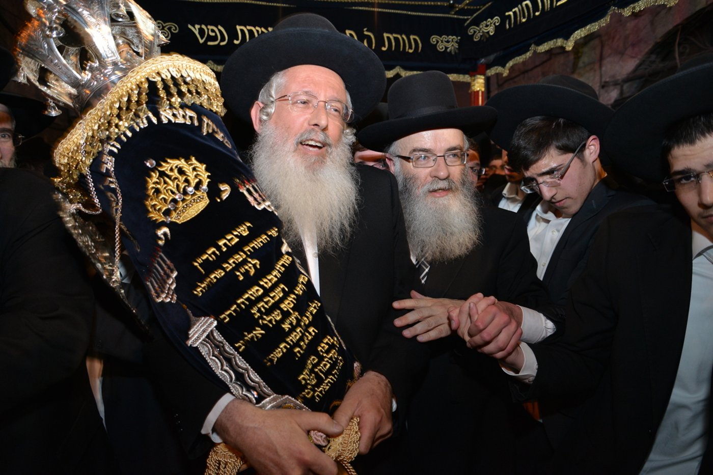 הכנסת ספר תורה לזכר הגרי"ש אלישיב • גלריה