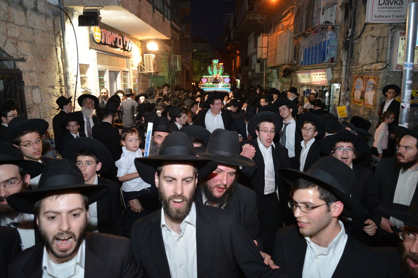 הכנסת ספר תורה לזכר הגרי"ש אלישיב • גלריה