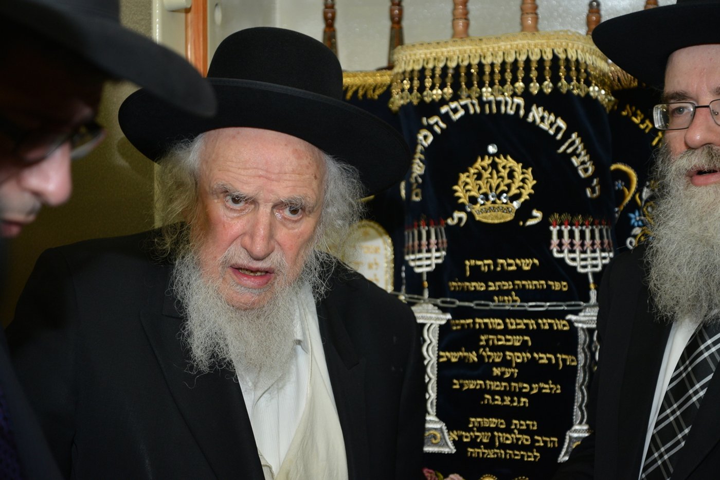 הכנסת ספר תורה לזכר הגרי"ש אלישיב • גלריה