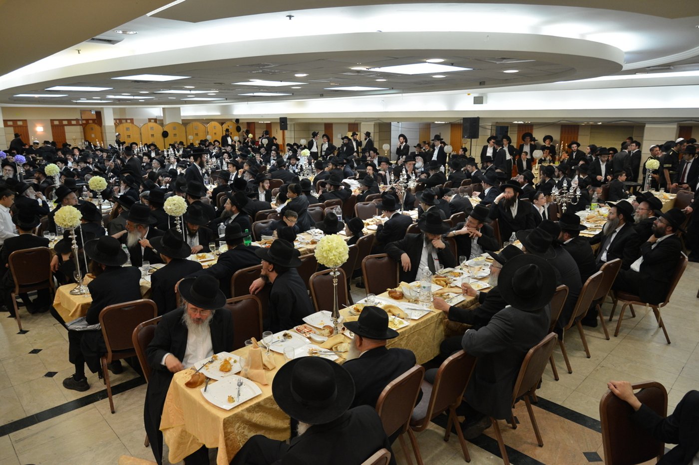 הכנסת ספר תורה לזכר הגרי"ש אלישיב • גלריה