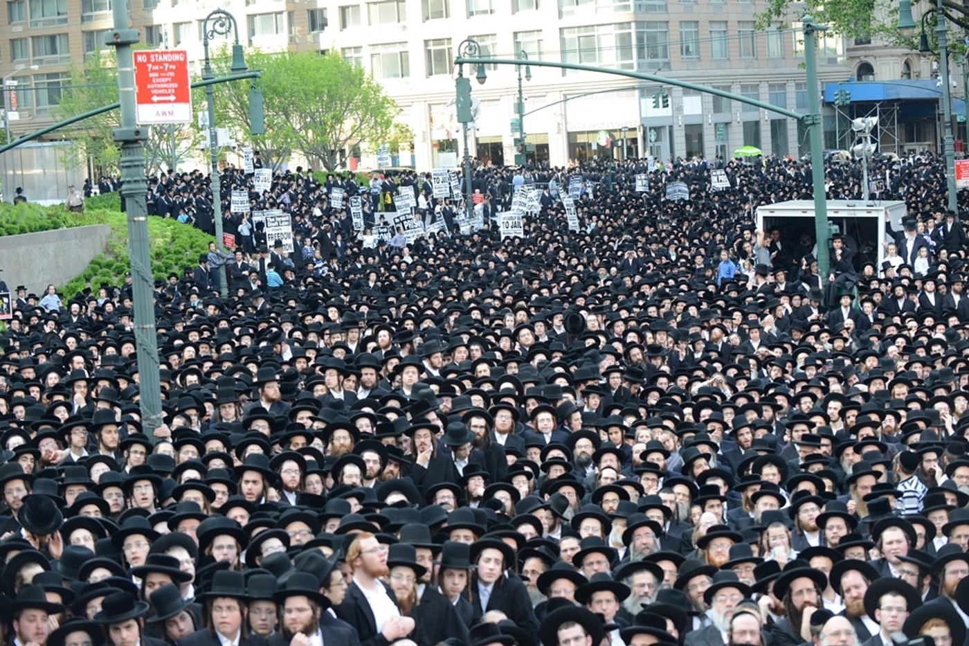 עצרת הרבבות במנהטן • גלרית ענק