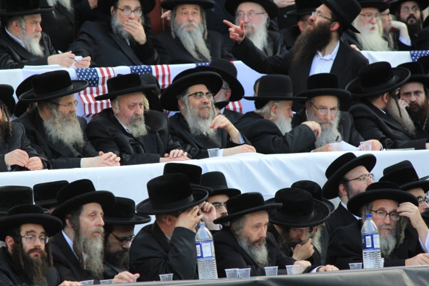 מנהטן: 25 אלף איש מחו נגד גזירת גיוס בני הישיבות