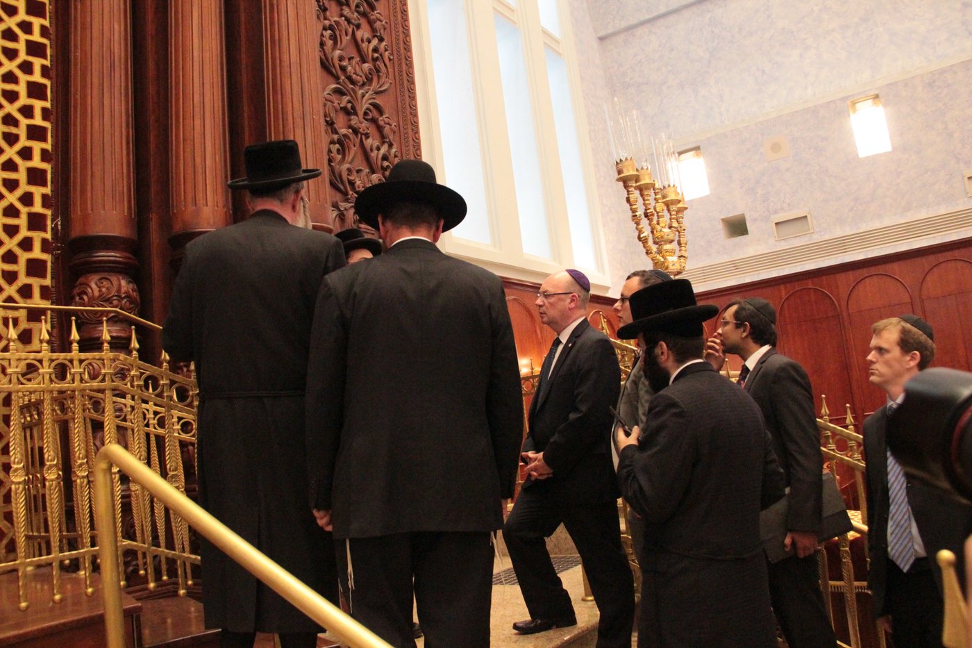 צפו בתיעוד: סגן שר החוץ הבריטי נועד עם האדמו"ר מבעלזא