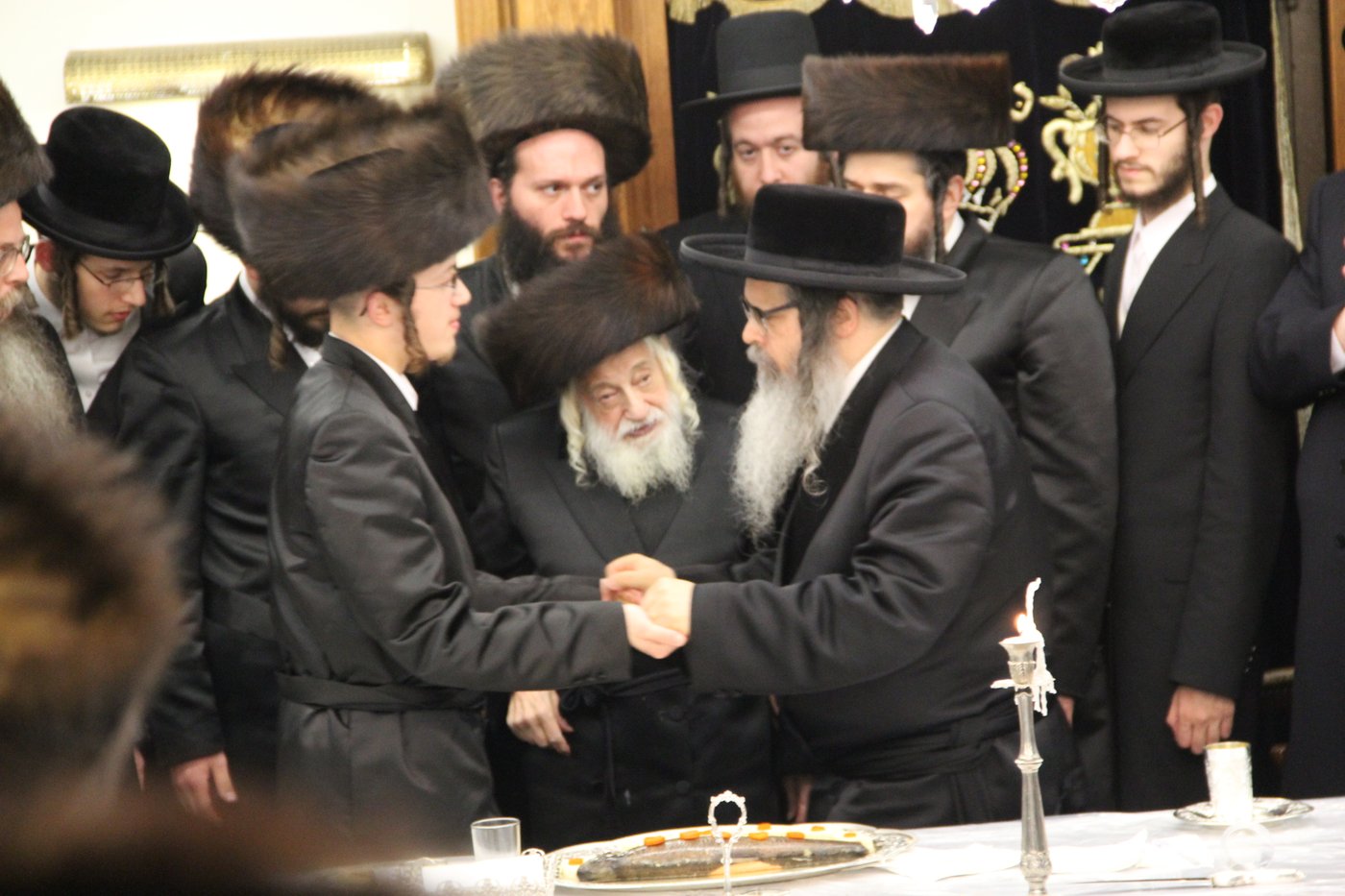 האדמו"ר מהר"י מסאטמר בשמחת סקולען • תמונות