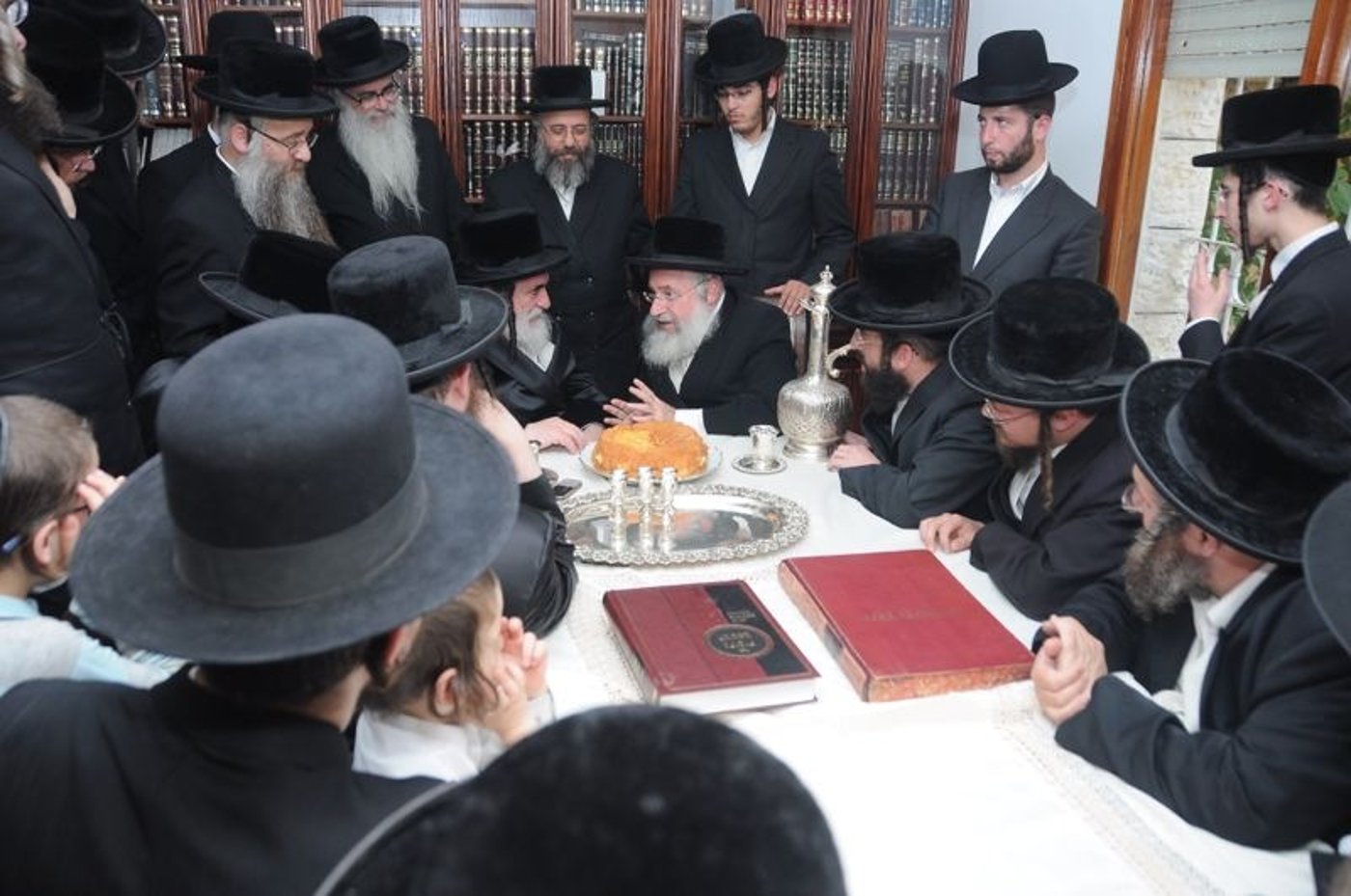 האדמו"ר מויז'ניץ: "להתחזק בלימוד והתמדת התורה"