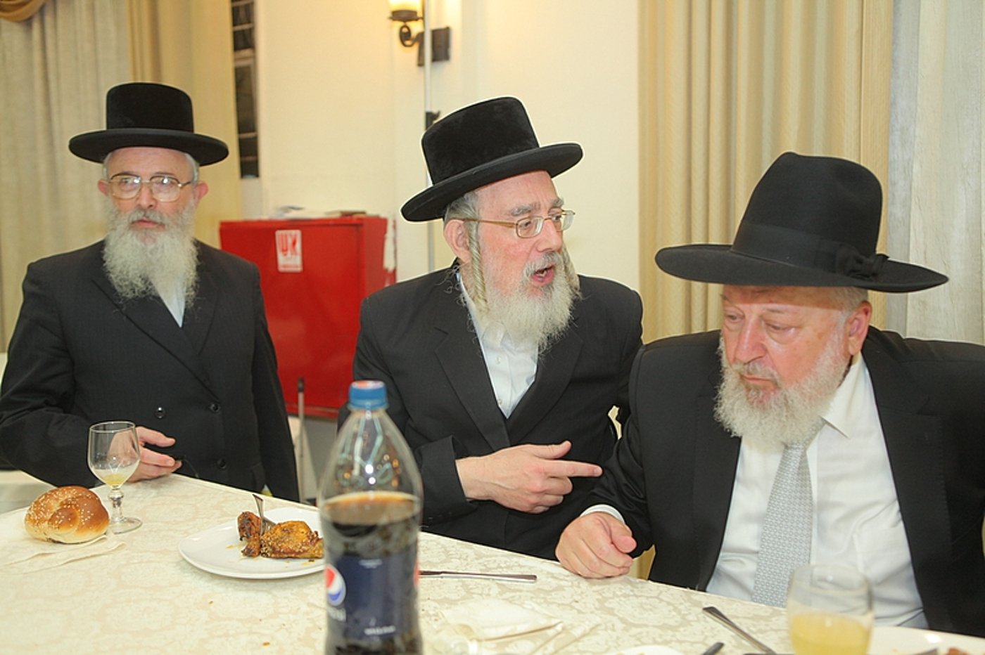 גדולי ישראל רקדו עם החתן שנפצע קשה בתאונת דרכים