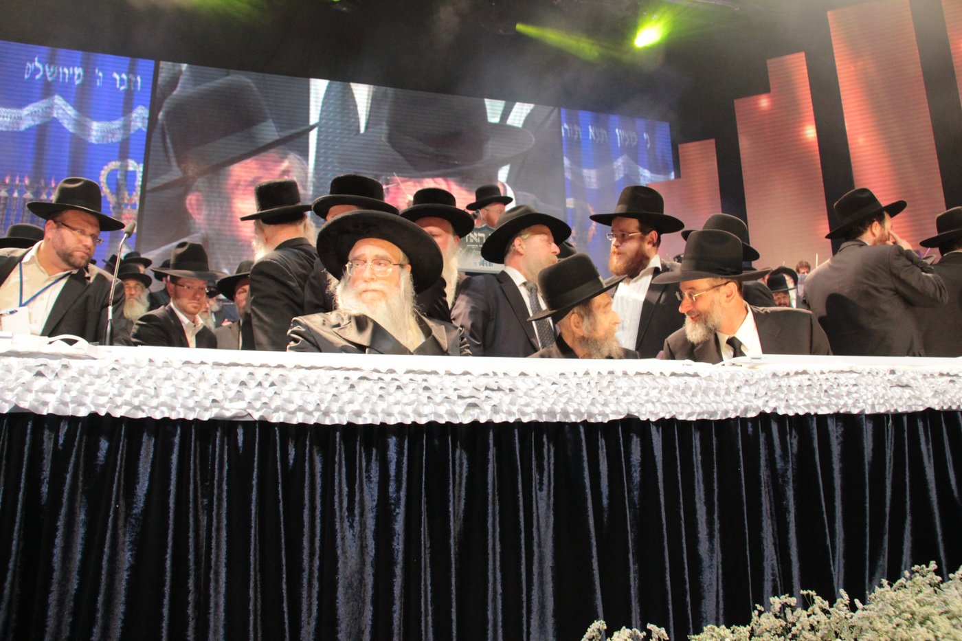 צפו: רבבות סיימו "עירובין" לזכר הגרי"ש אלישיב זצ"ל