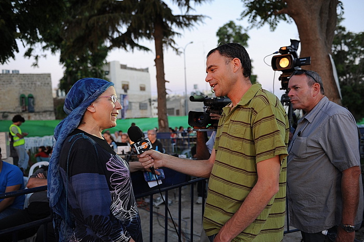 עמיר בניון במופע ענק ליד מערת המכפלה • גלריה