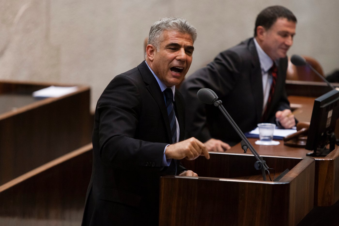 דיקטטור? השר יאיר לפיד