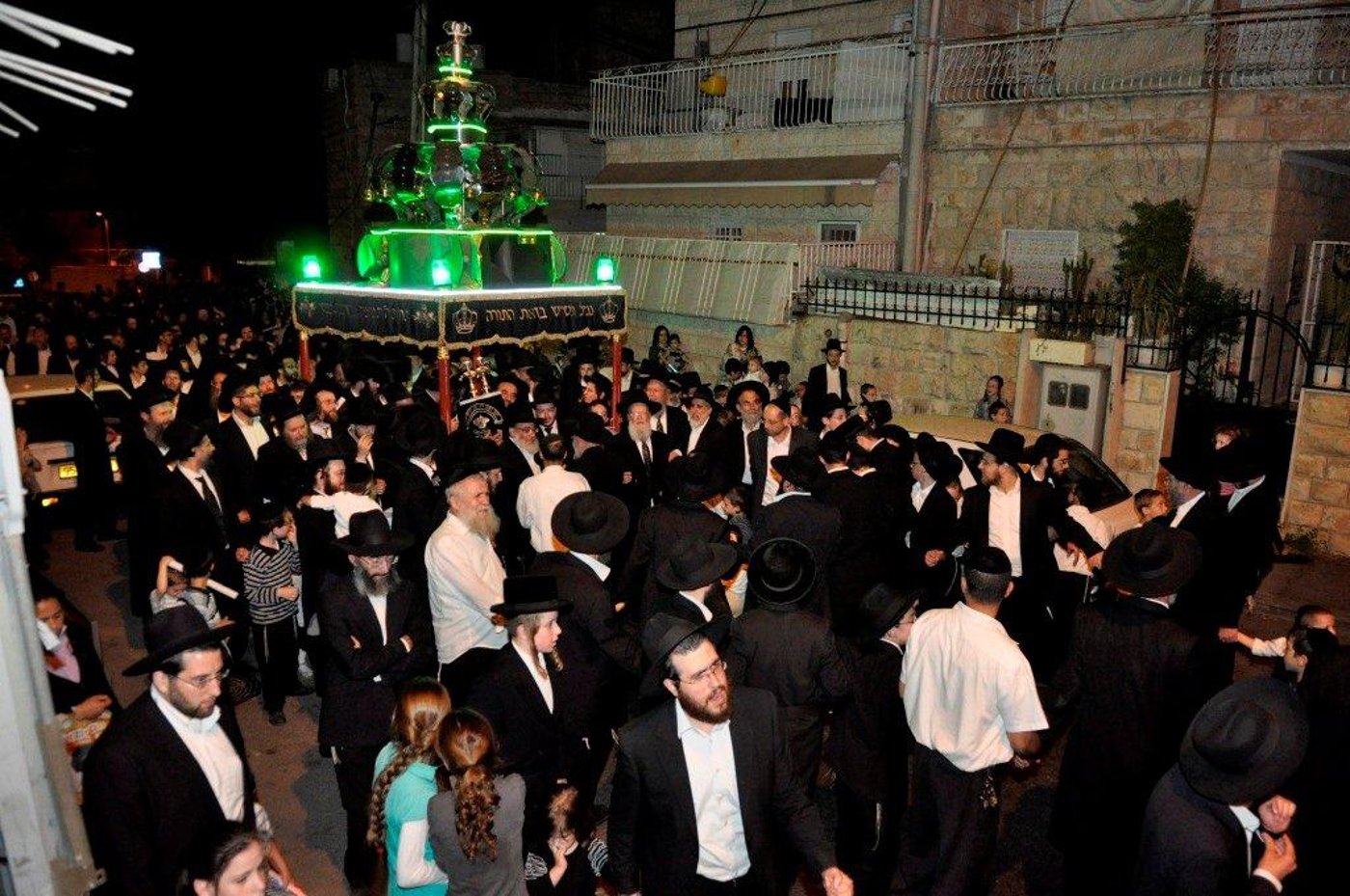 הכנסת ספר תורה לבית המדרש "משכן אסתר" בסנהדריה • גלריה