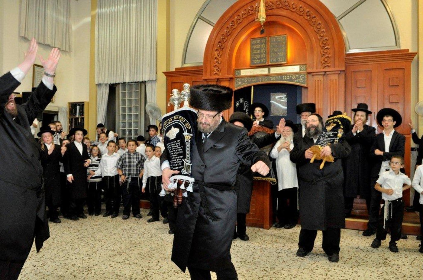 הכנסת ספר תורה לבית המדרש "משכן אסתר" בסנהדריה • גלריה